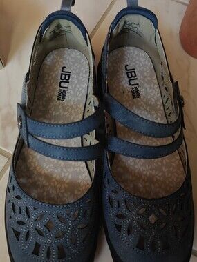 JBU Navy Laser-Cut Mary Jane Flats, Size 8